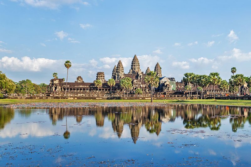 Biking Angkor Wat & Bayon the Smiling Temple